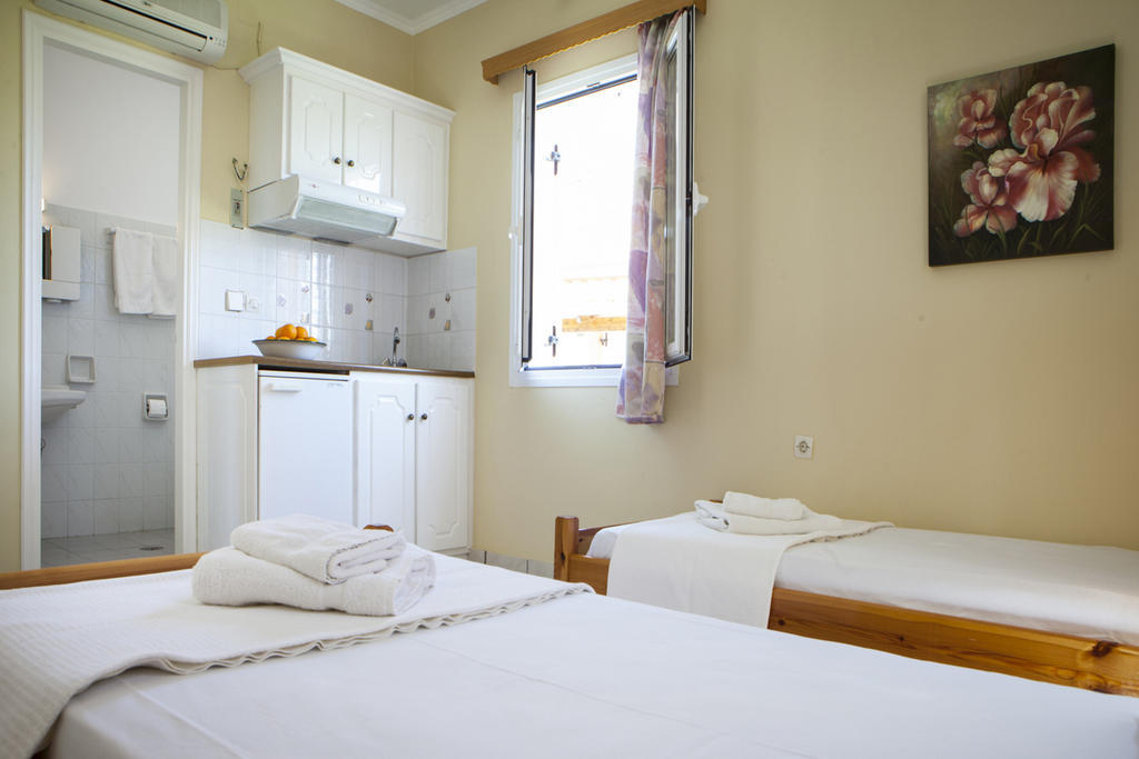 Kantouni Apartments Свороната Стая снимка